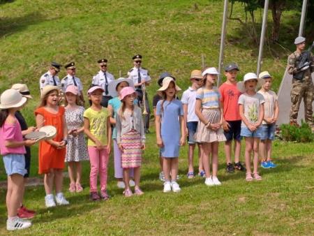 Za bogat kulturni program so poskrbeli učenci iz OŠ Josipa Vandota Kranjska Gora in kvintet Policijskega orkestra. 