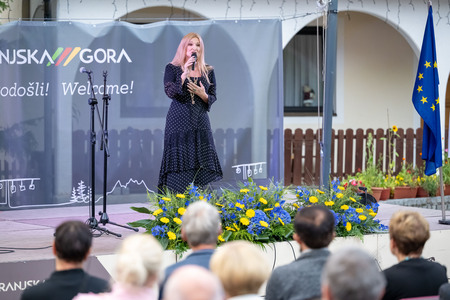 Helena Blagne je poskrbela za glasbeno spremljavo na dogodku. 